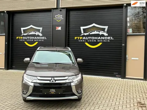 Mitsubishi Outlander 2.0 Instyle Leer 7 zits stoelverwarming