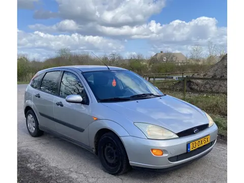 Ford Focus 1.6-16V Trend (bj 2000)