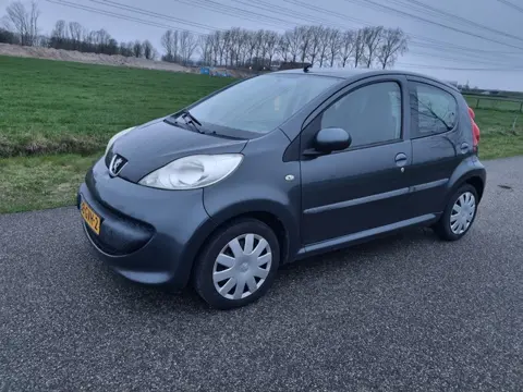 Peugeot 107 1.0-12V XS 5 deurs Airco