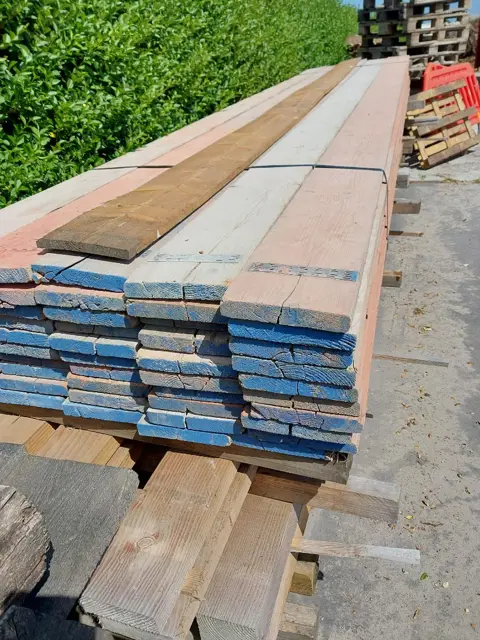 gebruikte steigerplanken ongeveer 30mm dik 200mm breed 50 stuks pakket