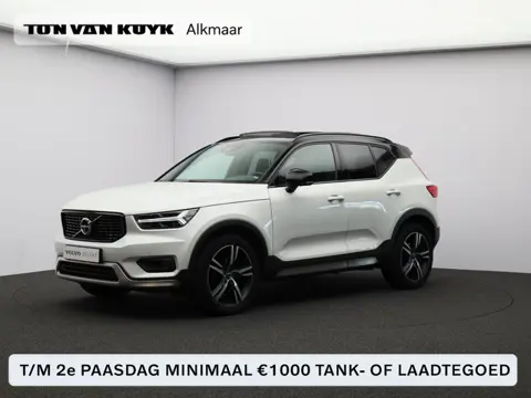 Volvo XC40 T3 Automaat R-Design / Trekhaak / Pan. dak / 360 camera/ Ext. styling / Privacy glass / C