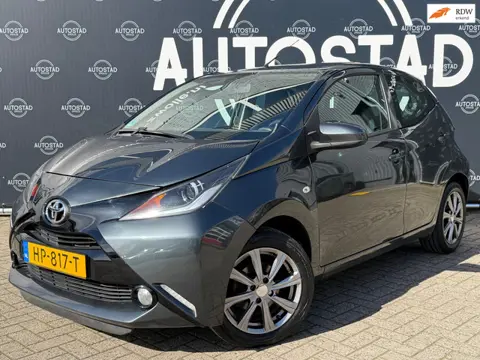 Toyota Aygo 1.0 VVT-i x-play NL-Auto/2e Eigenaar/NAP/APK/Airco