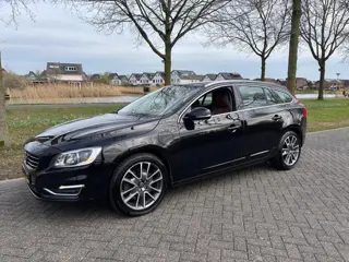 Volvo V60 2.4 D6 AWD Plug-In Hybrid Summum (bj 2014)