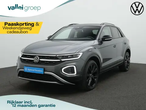 Volkswagen T-Roc 1.5 TSI 150 pk DSG Style | Beats | IQ Light | Achteruitrijcamera | Stoelverwarming 
