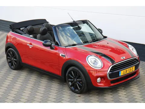 Mini Cabrio 1.5 Cooper Automaat Navi LED Leder Cruise !!