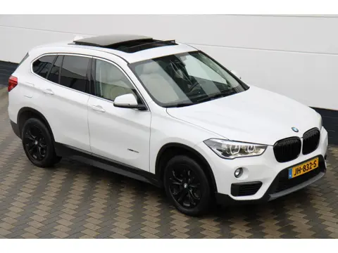 BMW X1 SDrive20i Centennial High Executive Pano Trekhaak NAP