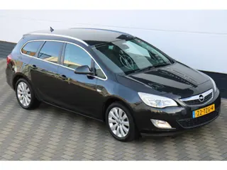 Opel Astra Sports Tourer 1.4 Turbo Cosmo Navi Trekhaak NAP !