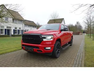 Dodge Ram 1500 5.7 V8 4x4 Crew Cab Laramie | Harman Kardon | Luchtvering | 360° Camera | Panoramadak