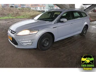 Ford Mondeo Wagon 1.6 EcoB. Titanium, in fantastische staat en 2 sets velgen