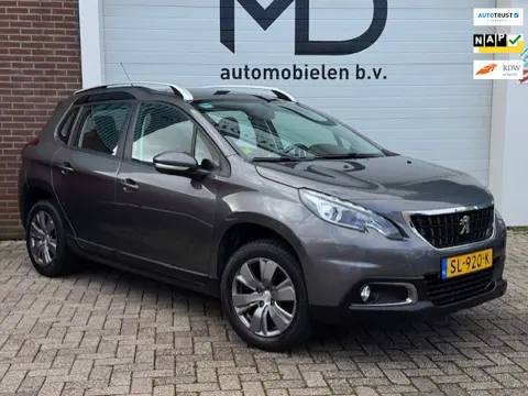 Peugeot 2008 1.2 Blue Lion - Trekhaak - Panorama dak - NAP