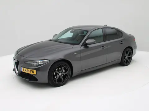 Alfa Romeo Giulia 2.0T Super 200pk Leder / Navi / Trekhaak / Origneel NL / 19''