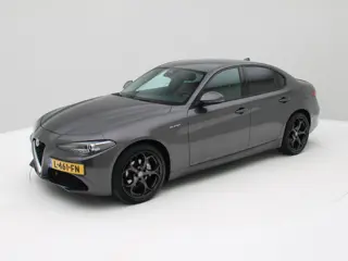 Alfa Romeo Giulia 2.0T Super 200pk Leder / Navi / Trekhaak / Origneel NL / 19''