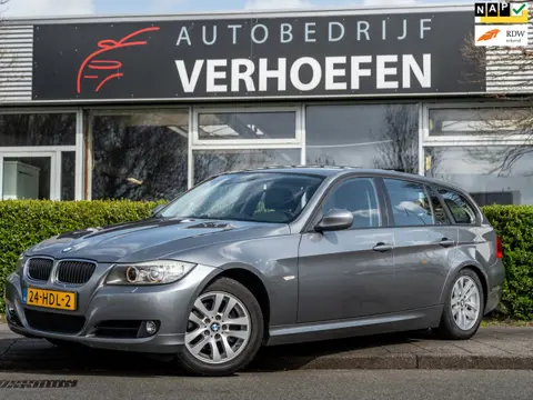BMW 3-serie Touring 318i Business Line - CLIMATE / CRUISE - TREKHAAK - XENON - LEDER - MULTISTUUR - 