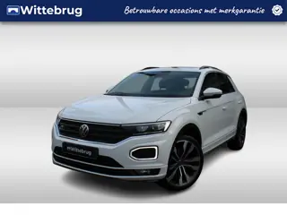 Volkswagen T-Roc 1.5 TSI 150pk R-Line DSG Automaat / Panoramadak / LM 19 inch / Digital cockpitt / N