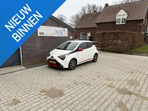 Toyota Aygo 1.0 VVT-i x-clusiv Lederen bekleding, camera, APK