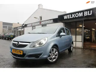 Opel CORSA 1.2-16V Essentia / Airco / CruiseControl / Fietsenrek / Elektrische ramen voor