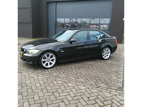 BMW 3-serie 318i High Executive