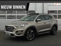 Hyundai Tucson 1.6 T-GDI PREMIUM / TREKHAAK / CARPLAY / PANO / 360 CAMERA / DODEHOEK / STOELVERKOELI