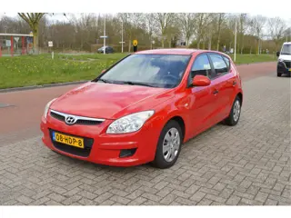 Hyundai i30 1.4i Active Cool NL-Auto / Airco / Correct onderh. / Blanke lak deels los