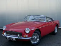MG B Roadster TARTAN RED BJR 1963 94 PK LINKS GESTUURD! | Wire Wheels | PULL-HANDLE DEUREN | LUGGAGE