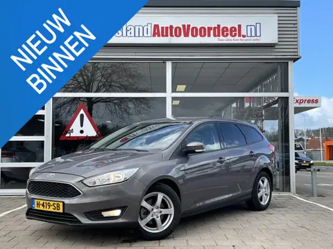 Ford Focus Wagon 1.0 Trend Edition /Cruise/clima/Navi/Trekhaak/Stoel en stuurwiel verw./APK 04-2027/