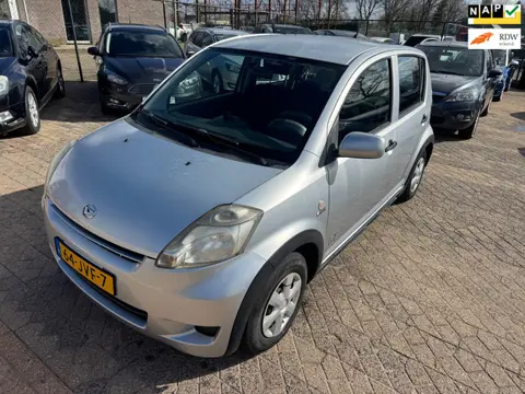 Daihatsu Sirion 2 1.0-12V GT-LINE NIEUWE APK NAP EL RAMEN