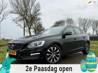Volvo V60 2.0 D4 Summum Automaat | Leder | BLIS | Navi | Stoelverwarming | Trekhaak | 17" Velgen | C