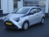 Toyota Aygo 1.0 VVT-i x-fun Airco, elektrische ramen, centrale vergrendeling, vier seizoen banden ni