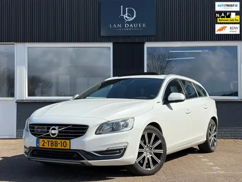 Volvo V60 2.4 D6 AWD Plug-In Hybrid Summum / Schuifdak /Leer
