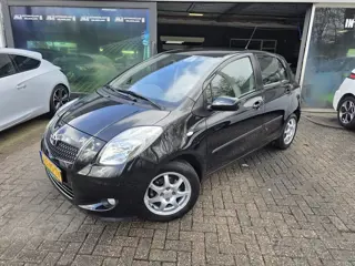 Toyota Yaris 1.3 VVTi Sol MMT | AUTOMAAT | 2E EIGENAAR | 12MND GARANTIE | AIRCO | LAGE KM |