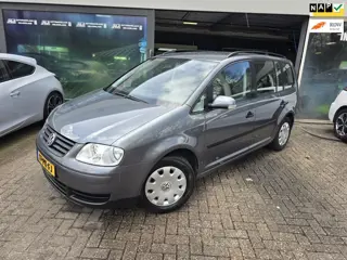 Volkswagen Touran 1.6-16V FSI | AUTOMAAT | NW APK | TREKHAAK | CRUISE | 12MND GARANTIE |