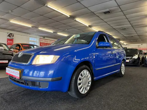 Skoda Fabia Combi 1.4-16V Comfort. AUTOMAAT, cruise control, airco, BT/touchscreen, trekhaak en meer