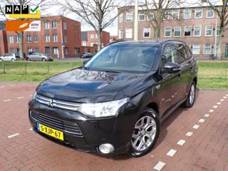Mitsubishi Outlander 2.0 PHEV Executive Edition navigatie telefoon cruisecont camera org km nap....