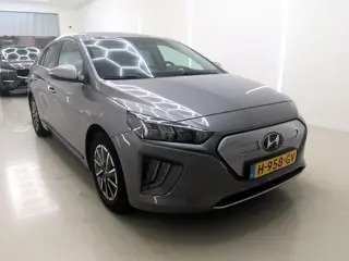 Hyundai IONIQ Comfort EV 38 kWh+Led+navigatie+camera+parkeer-Hulp SOH 100% actieradius = 300KM !