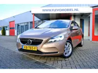 Volvo V40 2.0 T2 Momentum Navi|LED|Clima|Standkachel|LMV