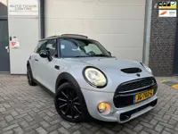 Mini Mini 2.0 Cooper S [AUT | Pano | Stoelverwarming | Xenon | Volledig onderhouden]
