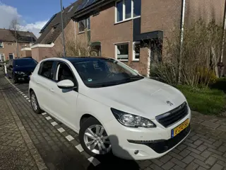 Peugeot 308 1.6 BlueHDi Pano 6bak Sensor 2015 (bj 2015)