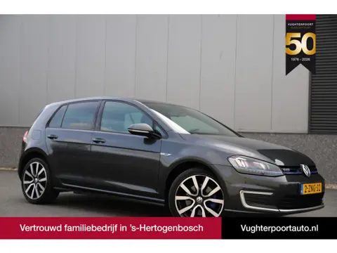 Volkswagen Golf 1.4 TSI GTE Plug In Hybrid/Leder/Cruise/Trekhaak/Camera/LED/18"