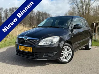 Skoda Fabia 1.4-16V Ambition Business Line / Airco / Voorstoelen Verwarmd / Radio-CD / Elektrische R