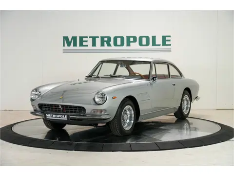 Ferrari 330 GT M0888 (bj 1965)