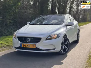 Volvo V40 1.6 D2 Momentum Business | Cruise control + Navi |