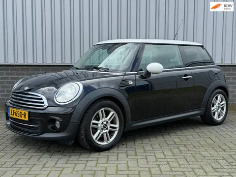 Mini Mini 1.6 Cooper Salt |Navi|Pano|Xenon|PDC|Leder|