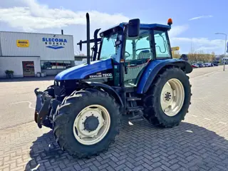New Holland TS100 4WD