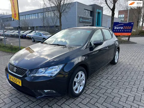Seat Leon 1.2 TSI Style - NIEUWE JAAR APK - MEDIA SCHERM !