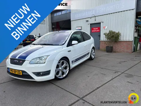 Ford Focus 2.5-20V ST Distributie, koppeling, banden remmen zijn vervangen!