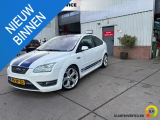 Ford Focus 2.5-20V ST Distributie, koppeling, banden remmen zijn vervangen!