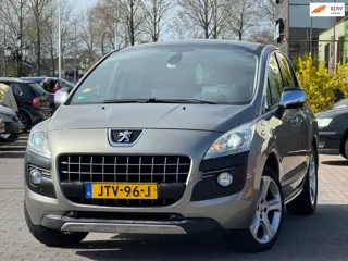 Peugeot 3008 2.0 HDiF | Xenon | Parkeersensoren | Panoramadak | Climate control | Headup display | B