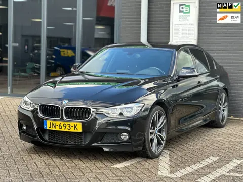 BMW 3-serie 330e/M-PAKKET/PANO-DAK/XENON/DERLONDERHOUDEN/NL-AUTO NAP!!