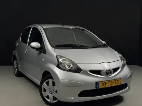 Toyota Aygo 1.0-12V + *Zuinig*Leuk*N.A.P* (bj 2007)