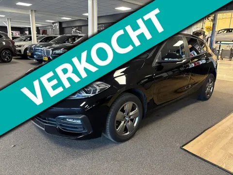 BMW 1-serie 118i Executive Edition,navi,apple carplay,media,pdc,orig ned,cruisec,